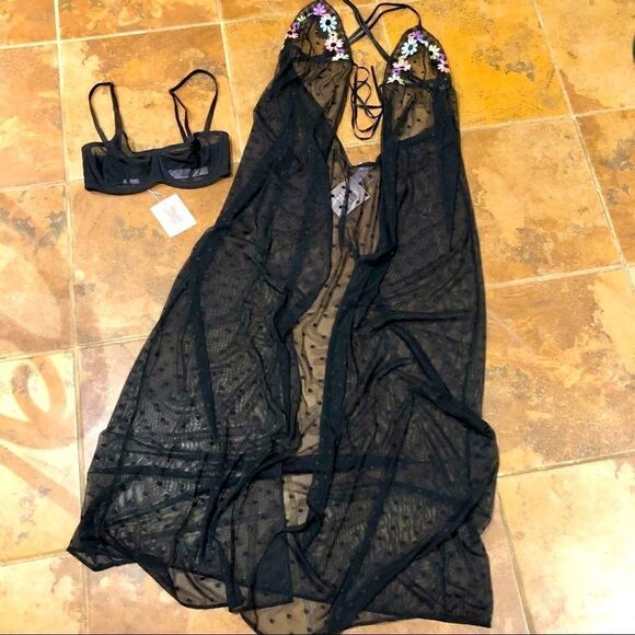 SAVAGE X FENTY (2 PC SET) SHEER BLACK ROBE (L) & BRA (32D) NWT - Picture 1 of 16